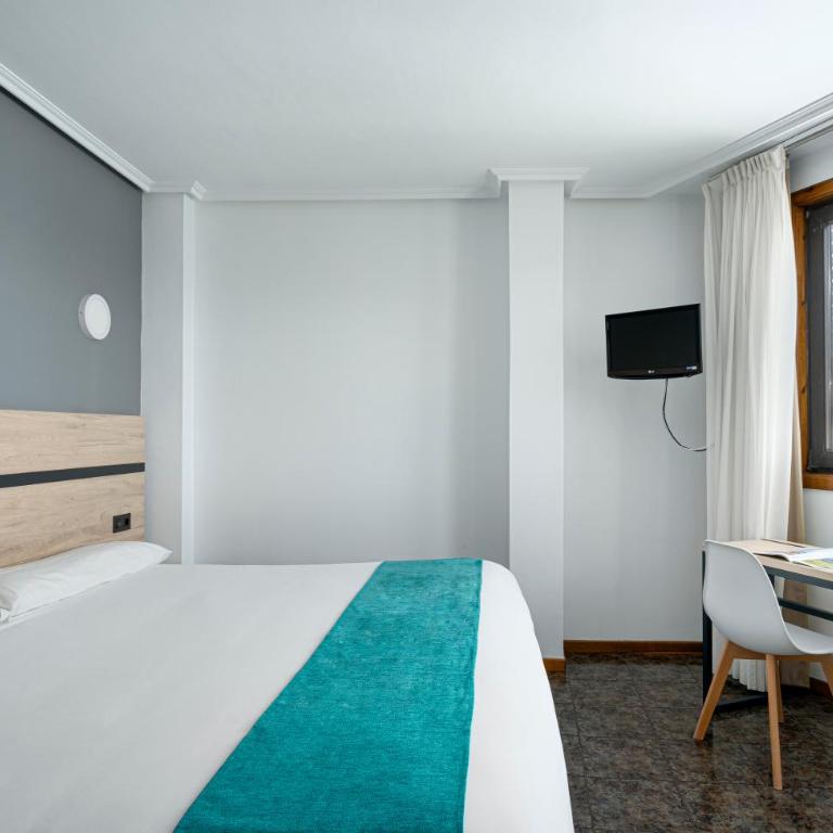 Alda Pasaje - Habitación con cama extragrande y vistas al mar - 5