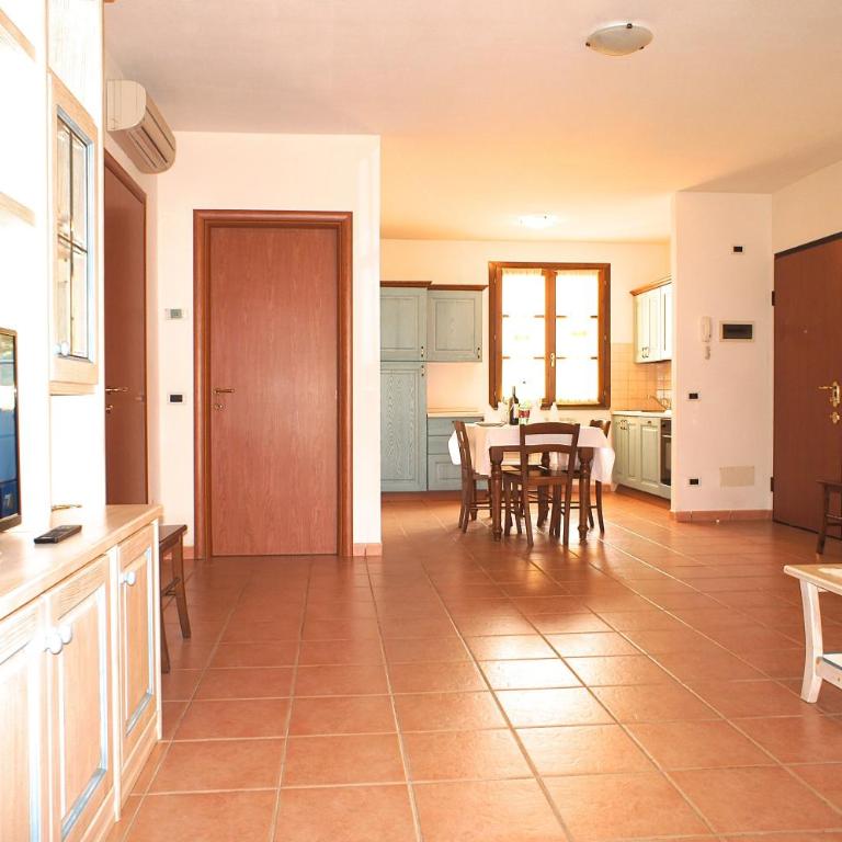 Appartamenti in Residence Villa Santa Maria - Appartamento con 2 Camere da Letto, Giardino e Vista Piscina (6 Adulti) - 8