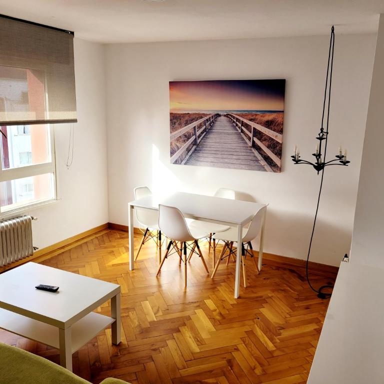 PISO CERCA DE LA CIUDAD MONUMENTAL - Apartamento de 2 dormitorios - 3