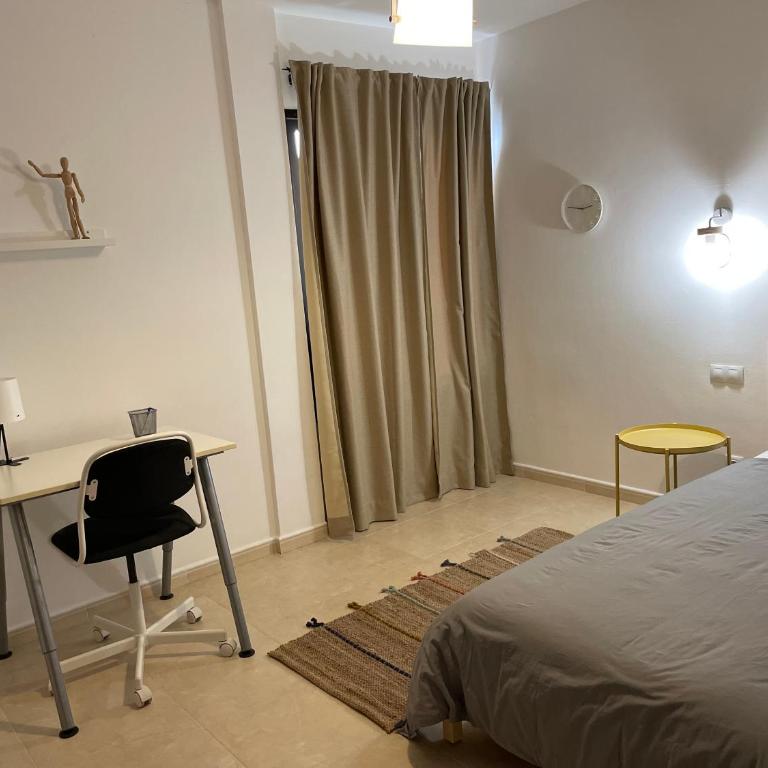 Increíble apartamento en pleno centro de Arrecife con parking privado - Two-Bedroom Apartment - 21
