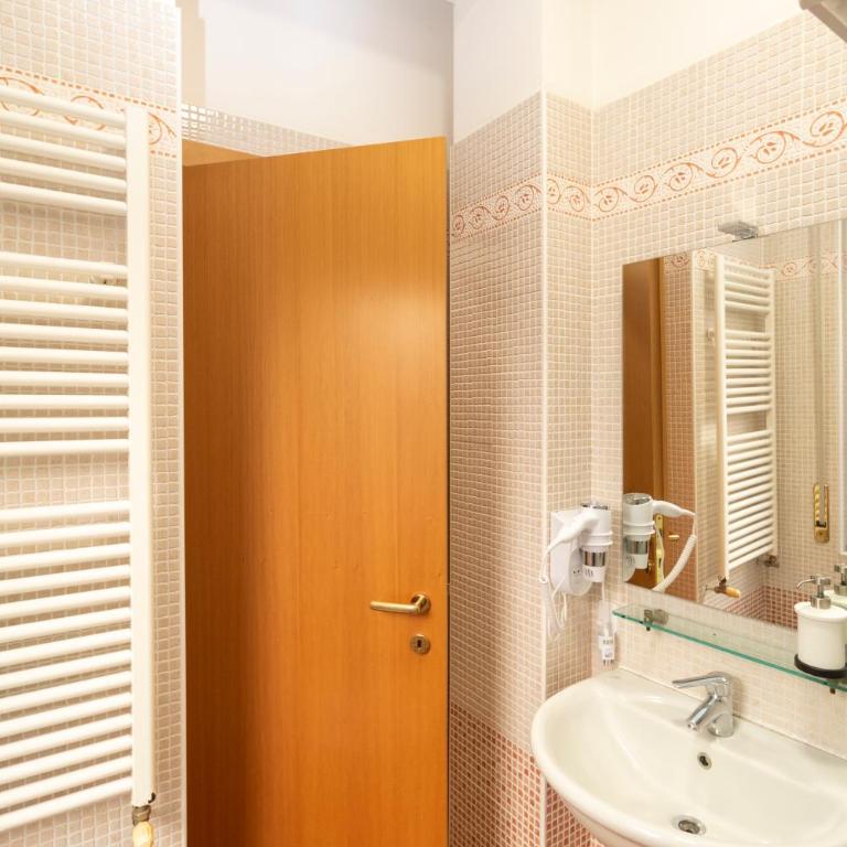 Vitti's Home Verona 3 - Camera Quadrupla con Bagno - 5
