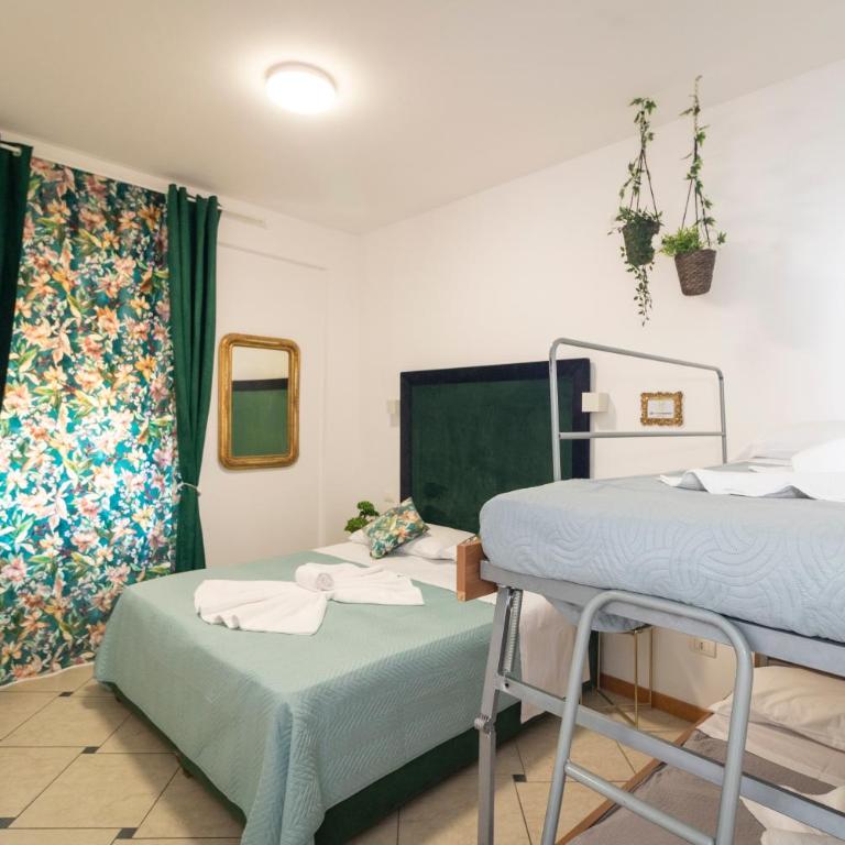 Vitti's Home Verona 3 - Camera Quadrupla con Bagno Privato - 9