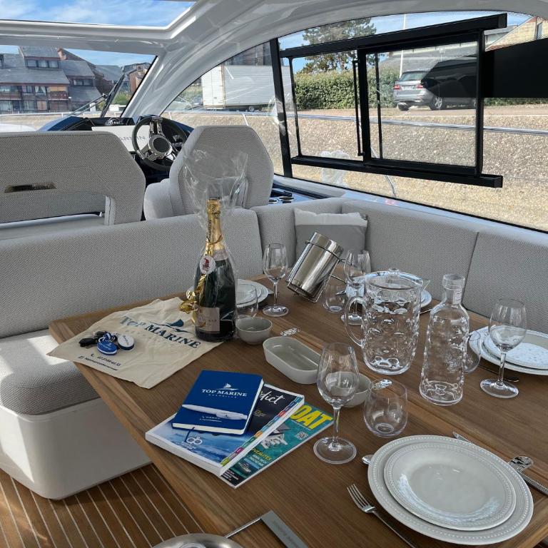 Puissance, Elegance et Style, Yacht à Deauville - Mobile Home - 5