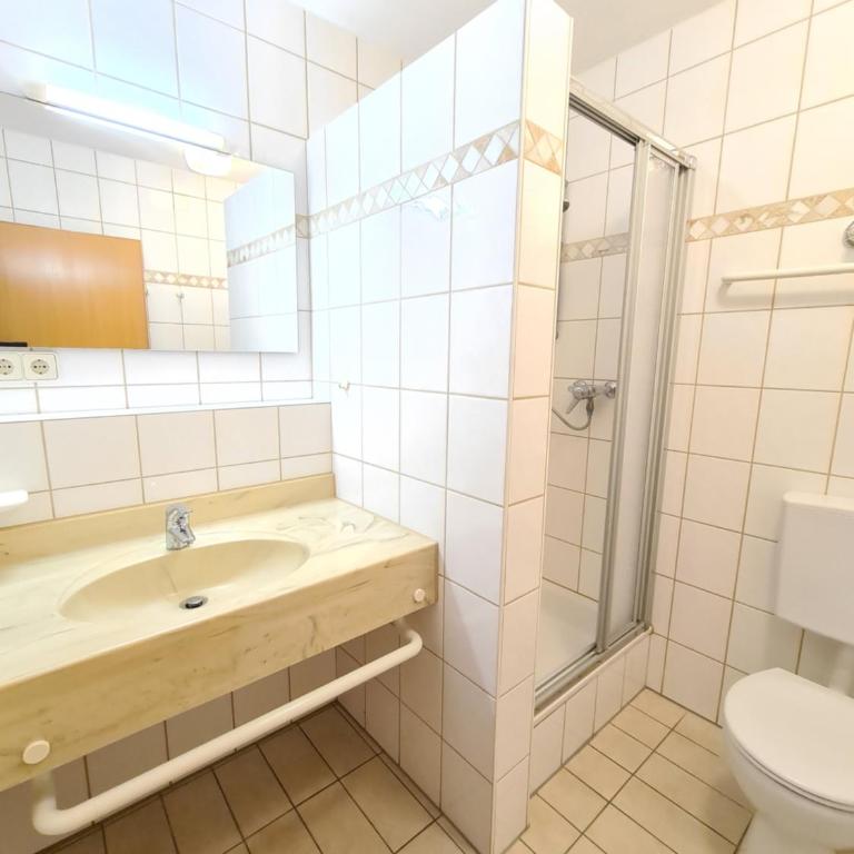 Thermenhotel Tannenhof - Ihr Wohlfühl-Hotel - Comfort Double Room with Shower - 11