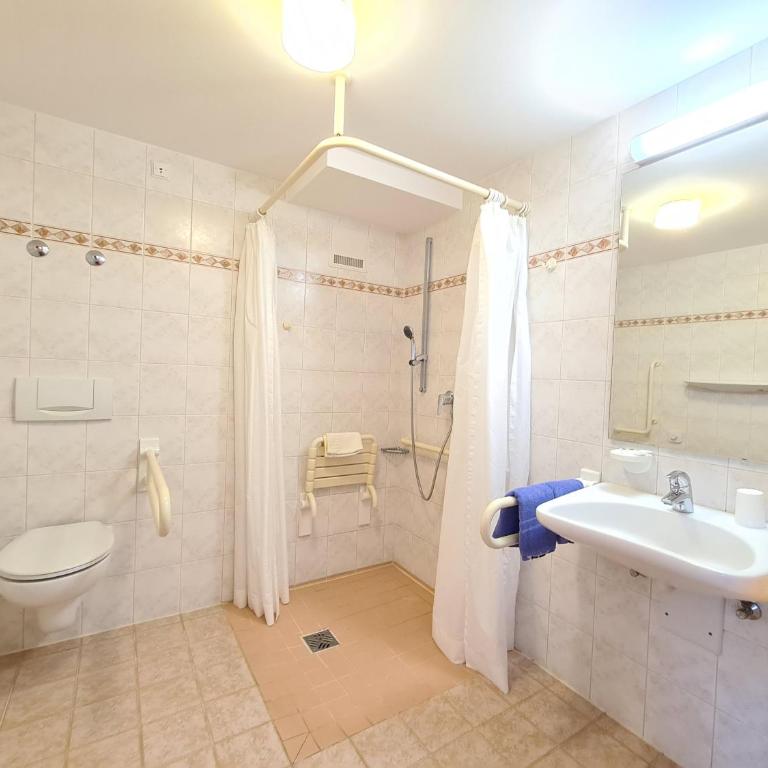 Thermenhotel Tannenhof - Ihr Wohlfühl-Hotel - Doppelzimmer - barrierefrei - 5