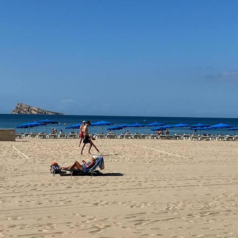 Apartamento céntrico y en primera línea de playa - Three-Bedroom Apartment - 28