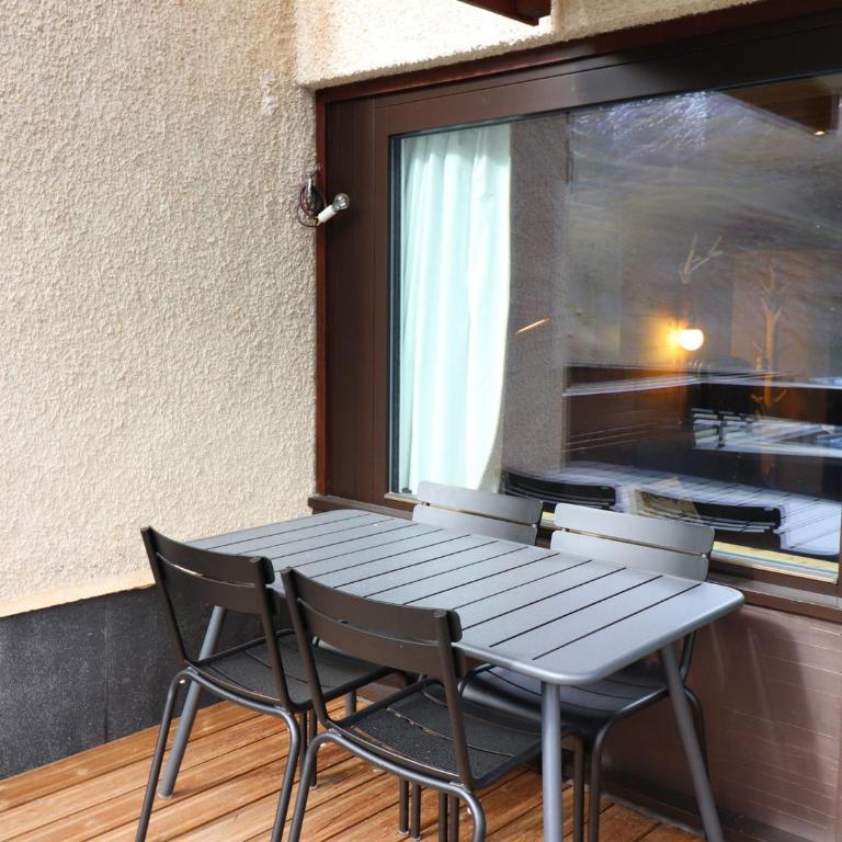 Appartement skis aux pieds rénové avec balcon, 6 pers, Val Claret - FR-1-502-365 - Apartment - 11