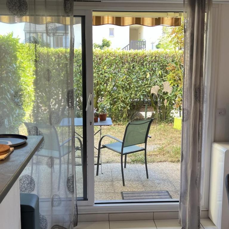 Appartement T2 avec Jardin, Proche Plage et Centre, Parking Privé, Animaux Acceptés, Wi-Fi Gratuit - FR-1-487-342 - Appartement - 6