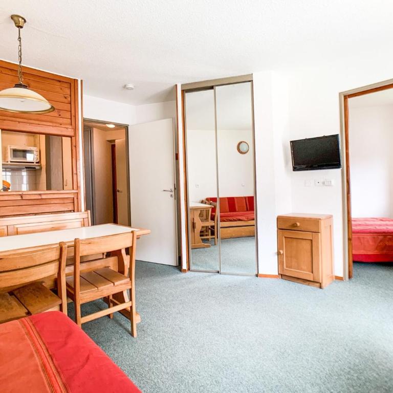 Appartement lumineux Départ et retour skis aux pieds Balcon - FR-1-502-401 - Apartment - 1