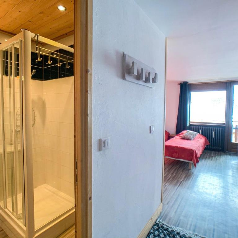Studio rénové Proche des pistes et des commerces Balcon avec vue montagne - FR-1-502-431 - Studio - 5