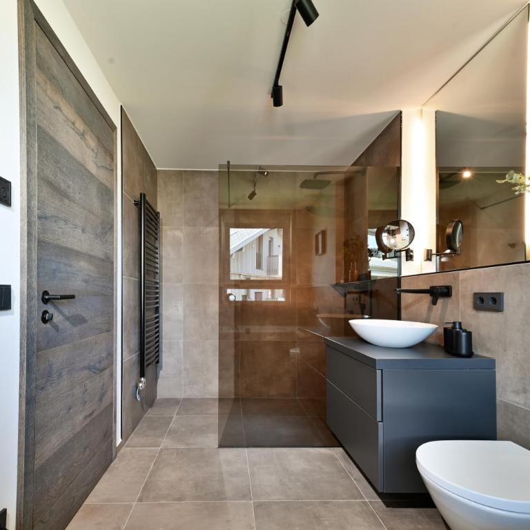 BergCrystal - Appartamento con 3 Camere da Letto e Vista Montagna - 8