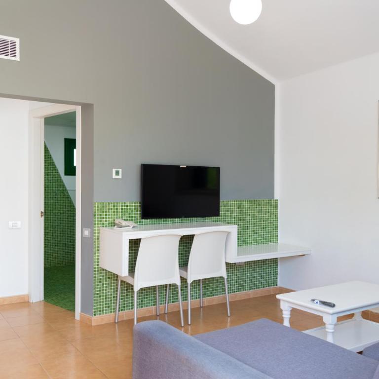 Hyde Park Lane - One-Bedroom Apartment (1 Adult) - 6