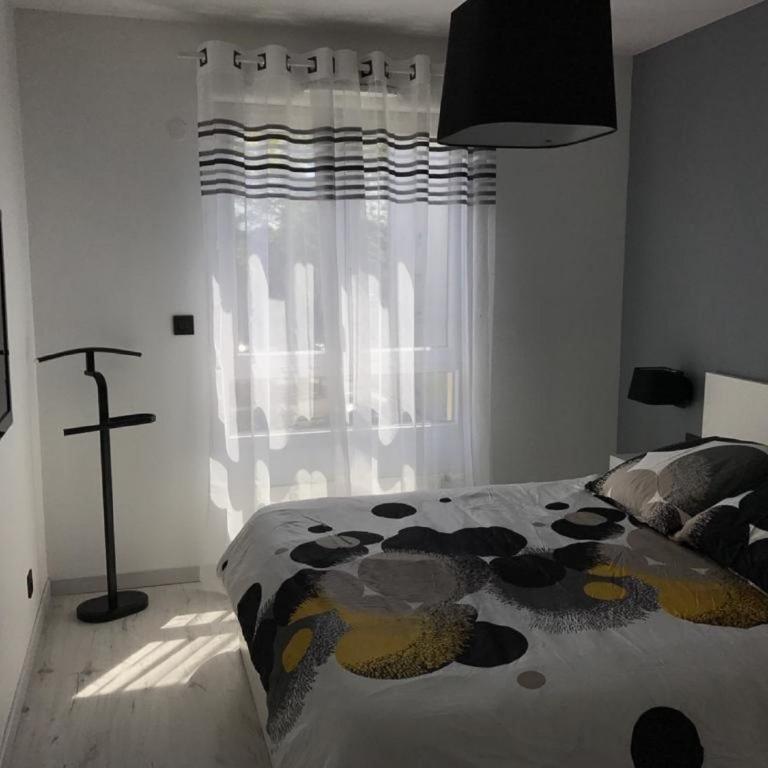 A Room - Une chambre dans un appartement meublé et équipé - Clinique de la Sauvegarde - location courte durée - Apartamento de 1 dormitorio - 6