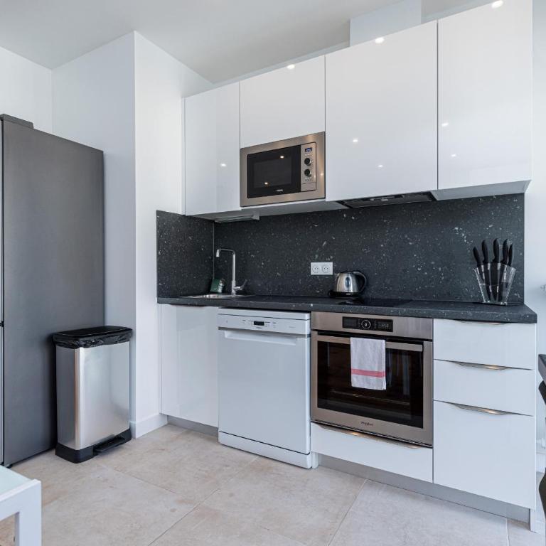 Quiet 1 Bdr Downtown Terrace AC & Parking - Appartement 1 Chambre - 13