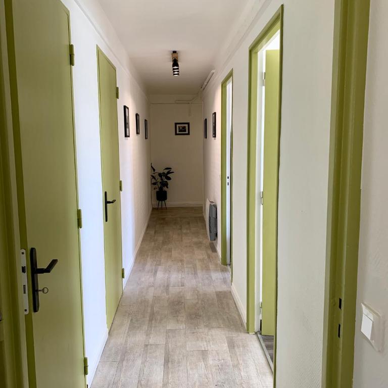 Vue exceptionnelle sur la place Gambetta Plein centre cafés restos idéal séjour pro ou en famille - Apartamento de 2 dormitorios - 26