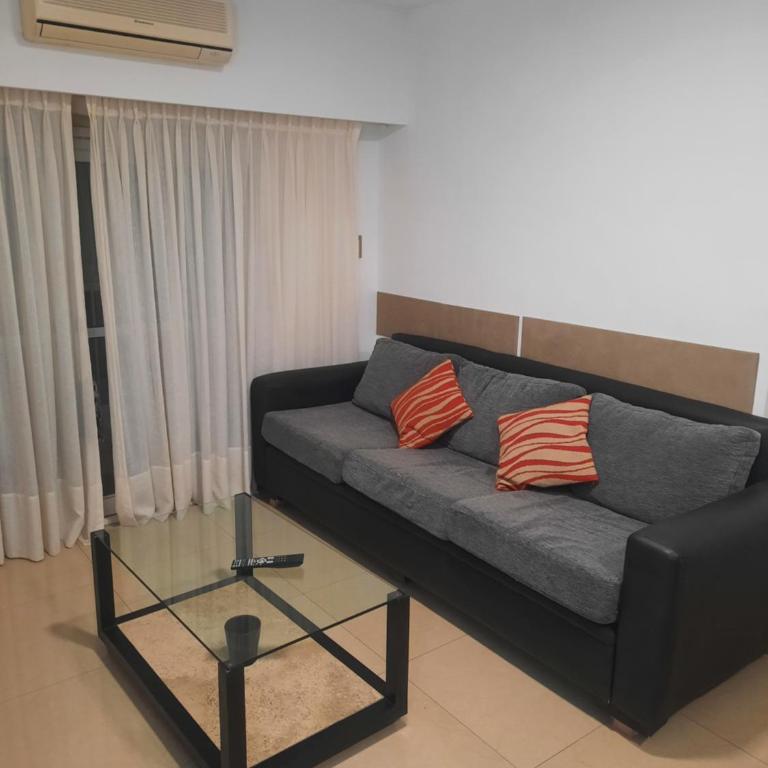 Departamento Categoría Av Pellegrini y San Martín, 2 dormitorios. - Two-Bedroom Apartment - 10