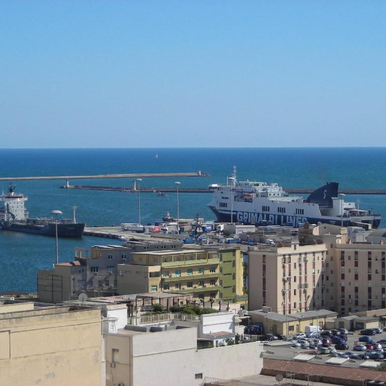 Appartamento panoramico Cagliari, I TRE GRILLI, centro - Three-Bedroom Apartment - 39