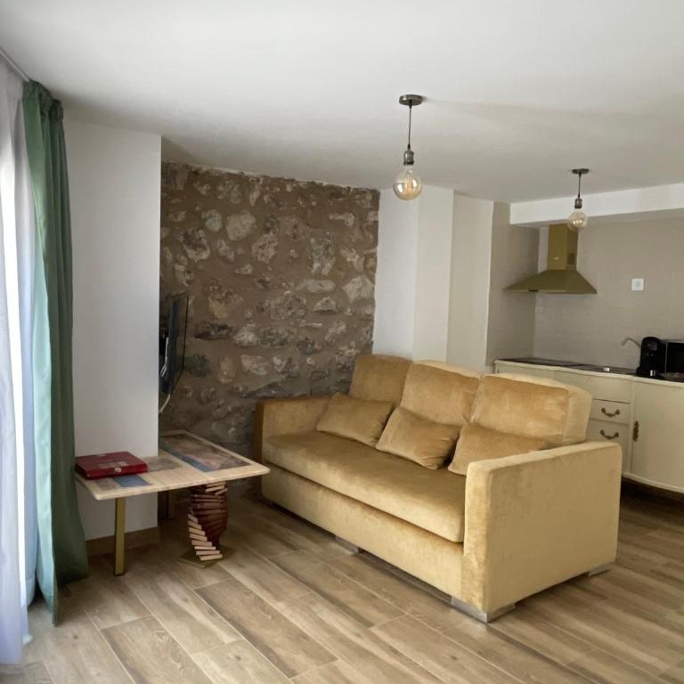 ATENEO CUENCA Suites con cocina en el casco histórico - Suite con balcón - 6