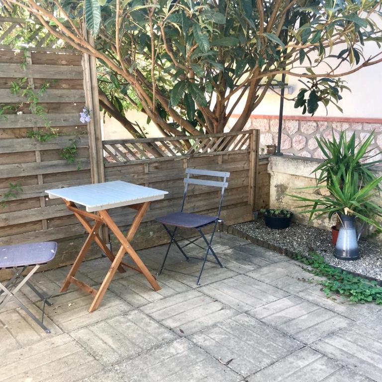 Dans une maison, appartement indépendant et jardin - Appartement 2 Chambres - 3