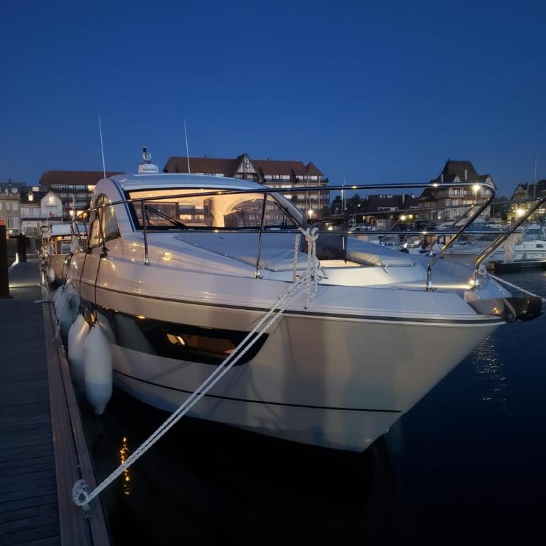 Puissance, Elegance et Style, Yacht à Deauville - Mobile Home - 7