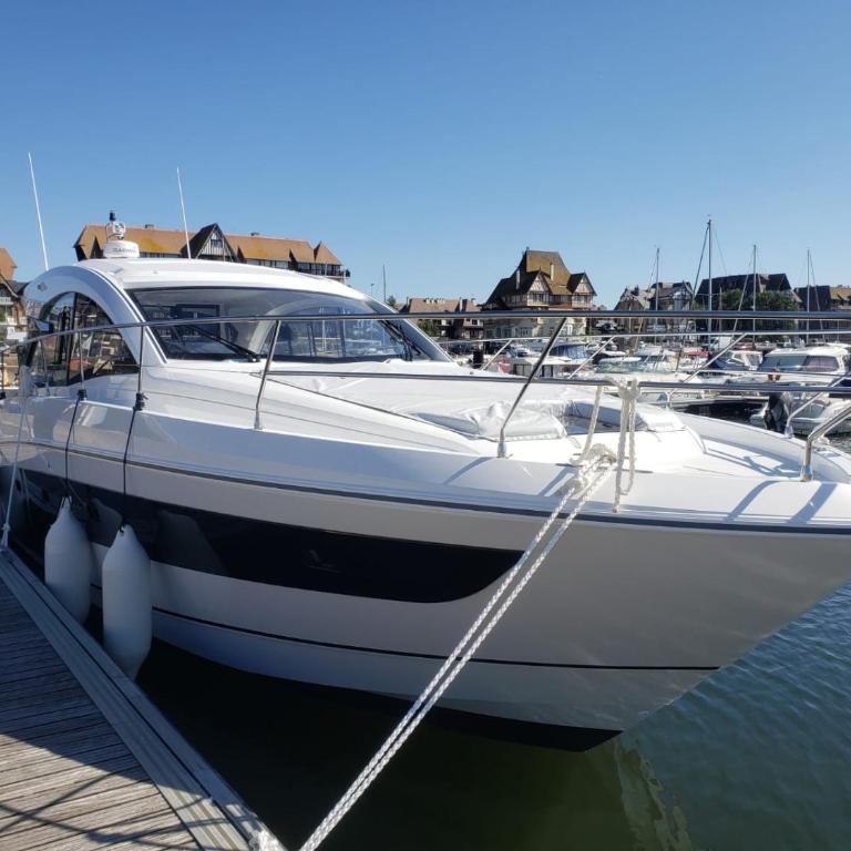 Puissance, Elegance et Style, Yacht à Deauville - Mobile Home - 8