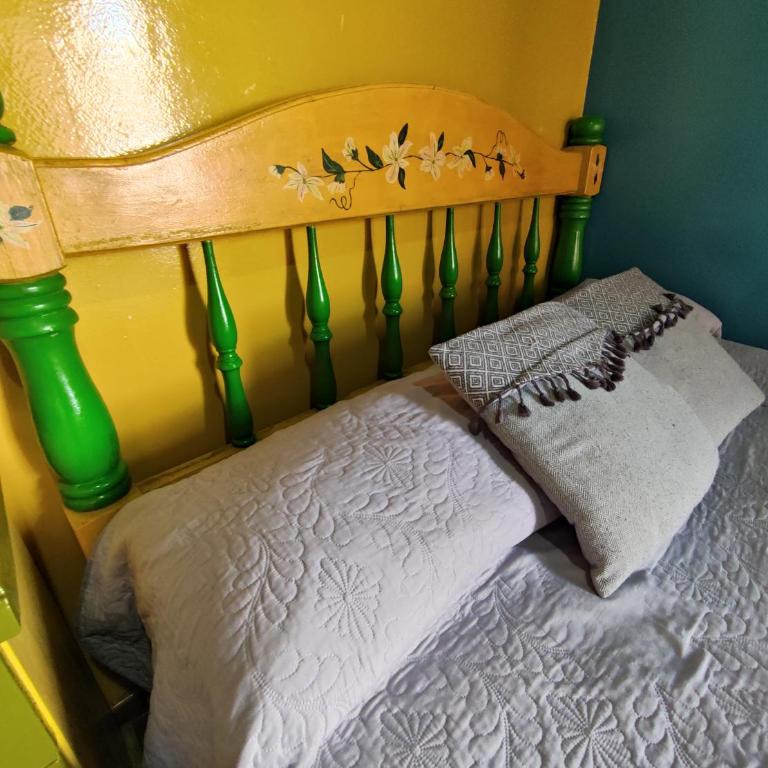 Hostel Ruca Potu - Habitación Cuádruple con baño privado externo - 1