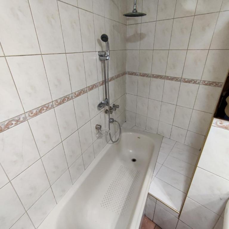 Hostel Ruca Potu - Habitación Triple con baño privado - 3