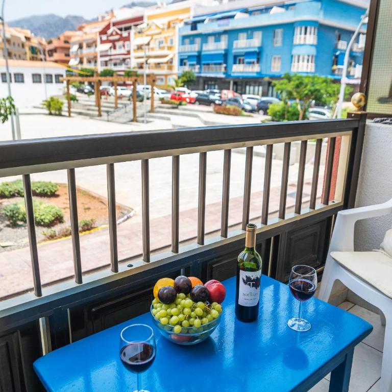 Spacious 3 bedroom apartment in Puerto de Santiago. Walk to the beach. Fast WiFi, Netflix, workstation. - Apartamento de 3 dormitorios - 6