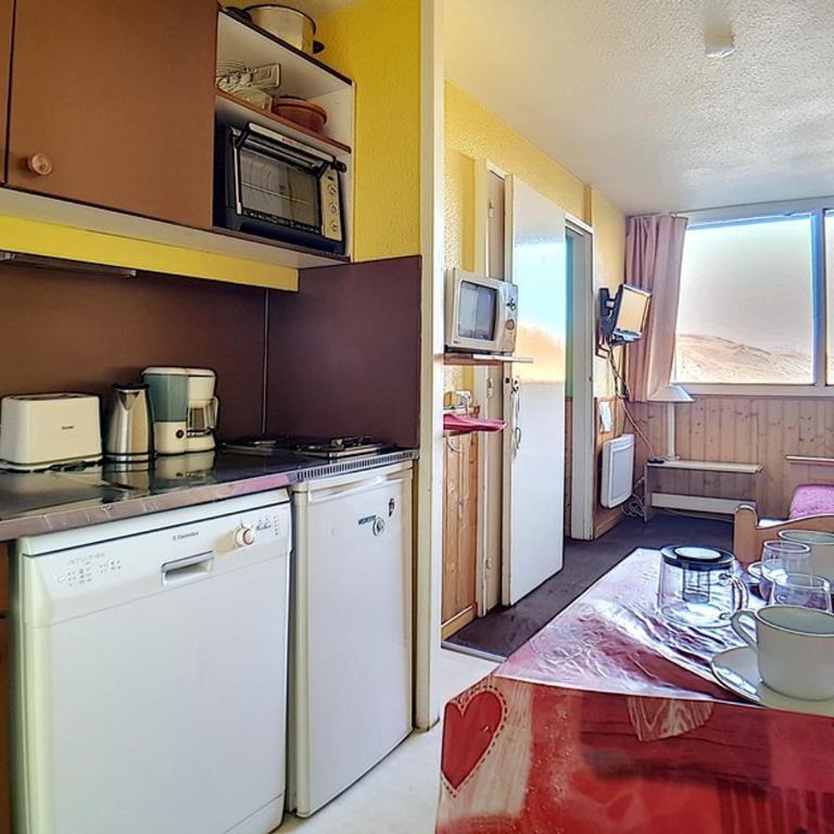 Les Menuires: 2 Pièces Confortable Proche Pistes, Balcon - FR-1-344-1127 - Apartment - 5