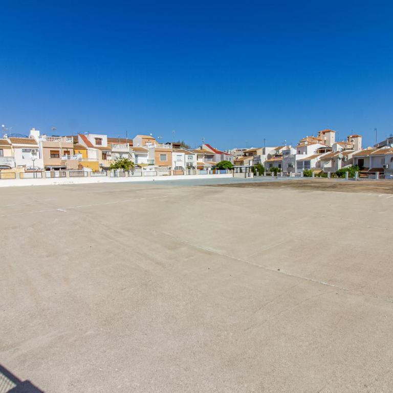 Beautiful Home In Torrevieja - Casa de vacaciones de 2 dormitorios - 12