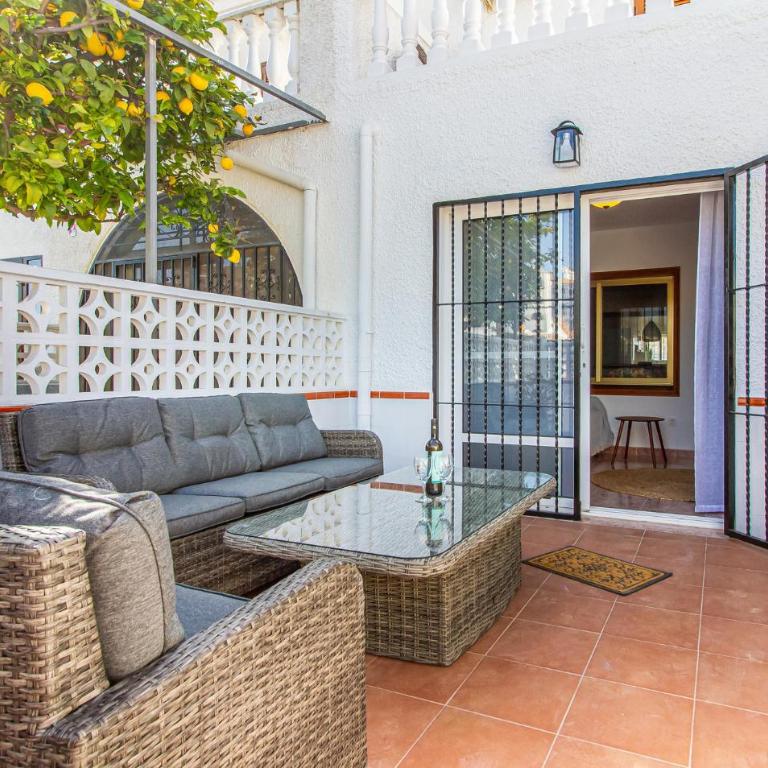 Beautiful Home In Torrevieja - Casa de vacaciones de 2 dormitorios - 13
