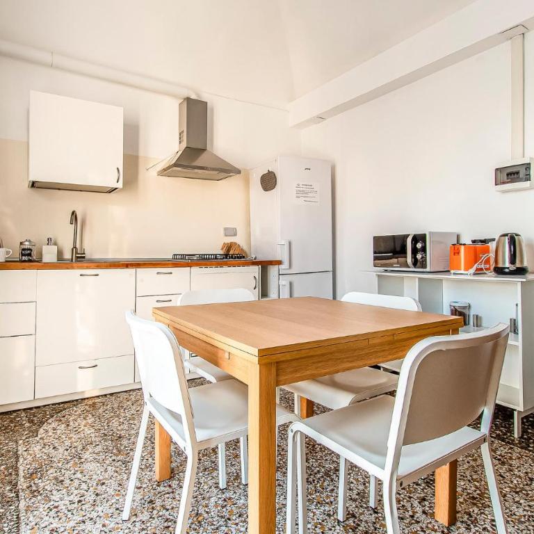 Beautiful Apartment In Genova With Wifi - Appartamento con 4 Camere da Letto - 11