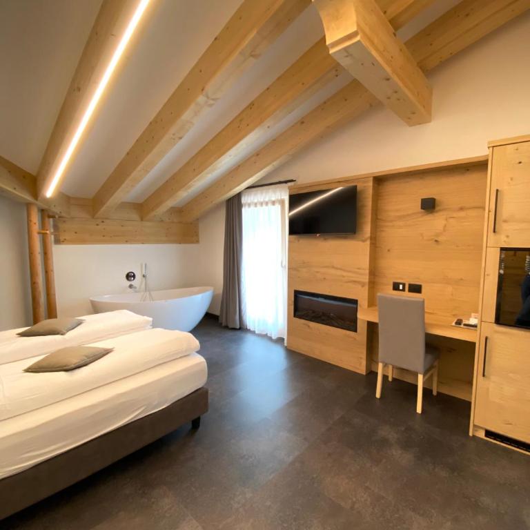 Hotel Chalet Alaska - Suite con Vista Montagna - 1