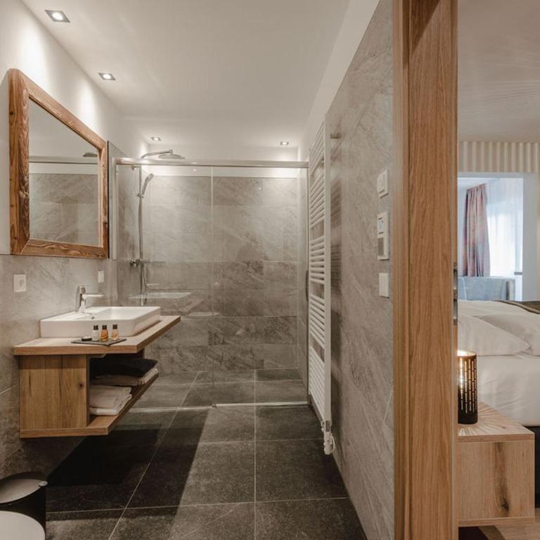 Lieblingsplatzl inklusive kostenfreiem Eintritt in die Alpentherme ganzjährig - im Sommer freie Bergbahnfahrten - Apartment mit Balkon und eingeschränktem Bergblick - 5