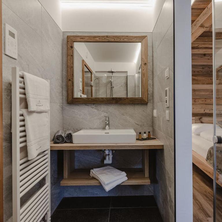 Lieblingsplatzl inklusive kostenfreiem Eintritt in die Alpentherme ganzjährig - im Sommer freie Bergbahnfahrten - Suite mit Bergblick - 4