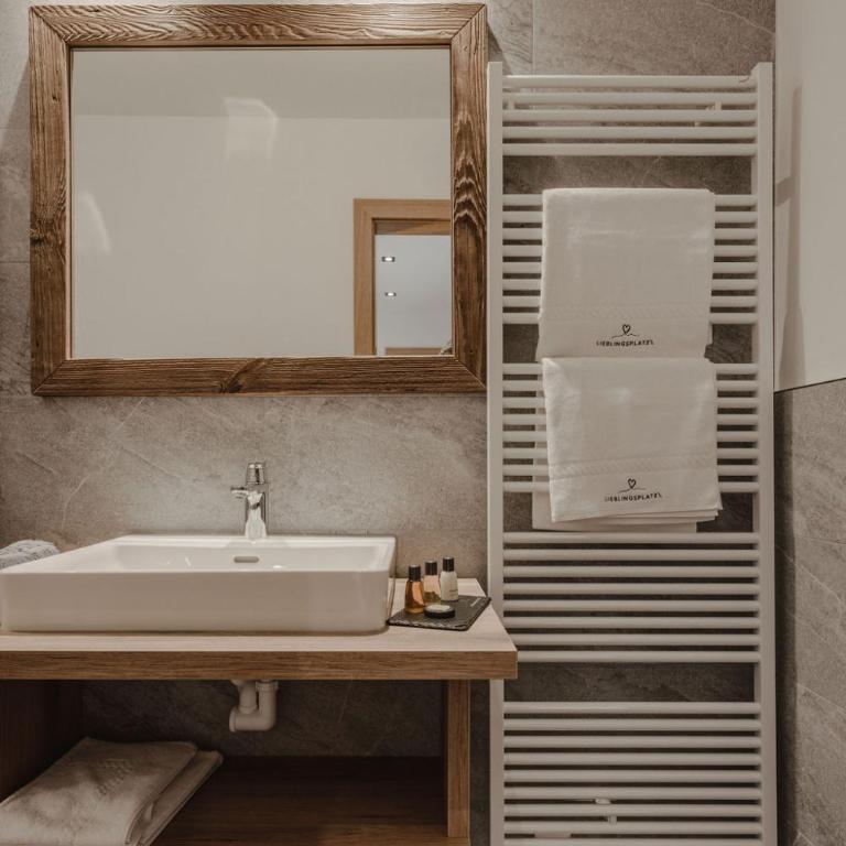 Lieblingsplatzl inklusive kostenfreiem Eintritt in die Alpentherme ganzjährig - im Sommer freie Bergbahnfahrten - Suite mit Sauna - 1