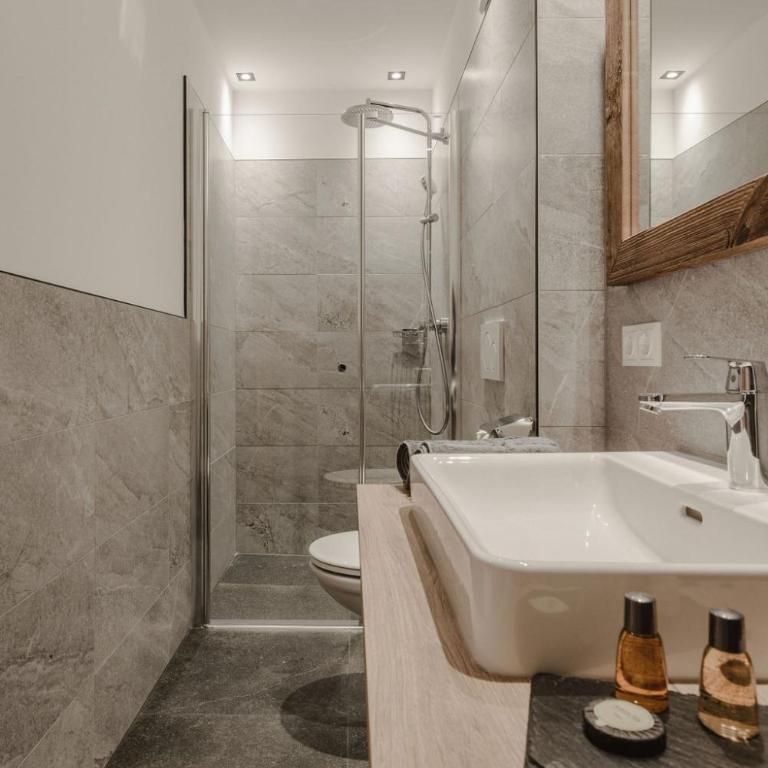 Lieblingsplatzl inklusive kostenfreiem Eintritt in die Alpentherme ganzjährig - im Sommer freie Bergbahnfahrten - Suite mit Sauna - 2