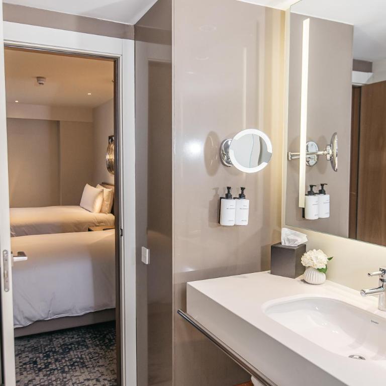 InterContinental Barcelona by IHG - One-Bedroom Twin Suite with Sofa Bed and Balcony - 5