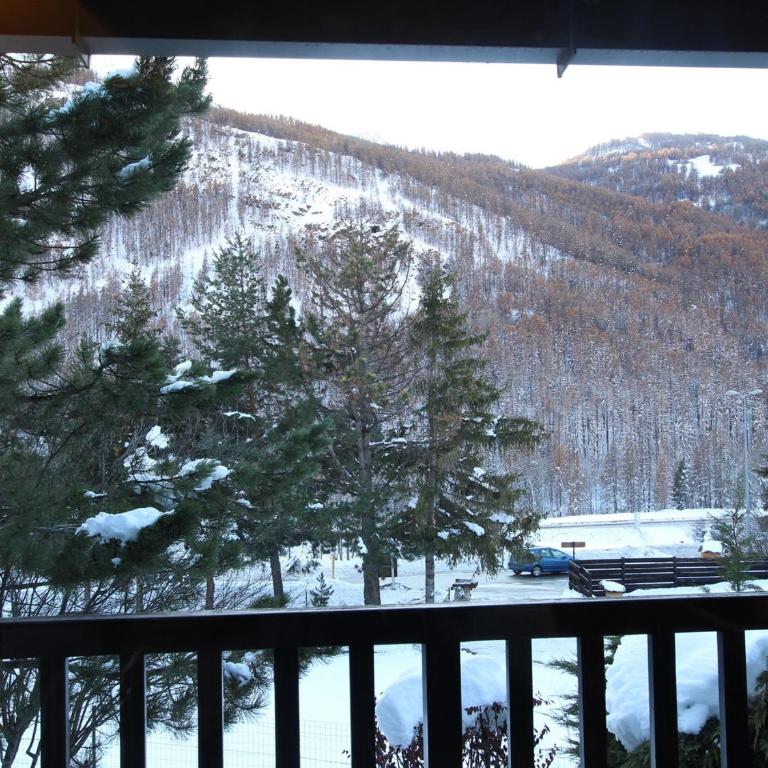 Triplex 6 Pers avec Balcon, Secteur Calme à Saint-Chaffrey, Proche Navette Skieur - Appartement 2 Chambres - 12