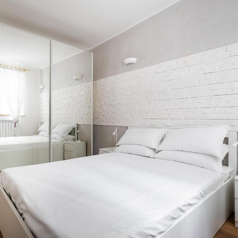 XVI Charm Apartment by Wonderful Italy - Apartment - 4