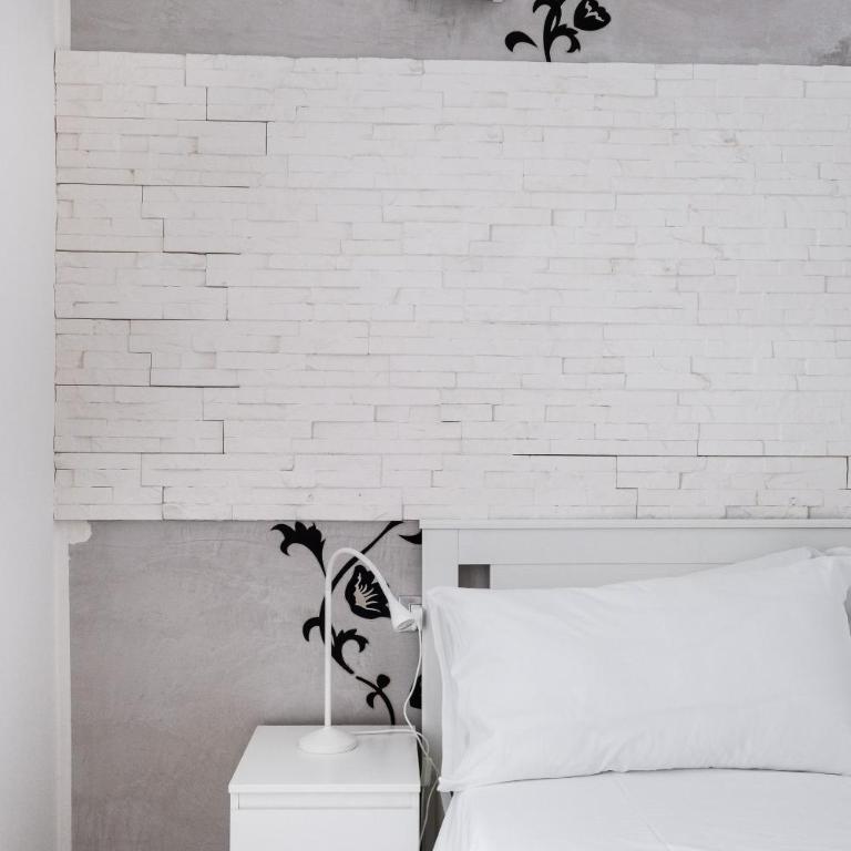 XVI Charm Apartment by Wonderful Italy - Apartment - 15