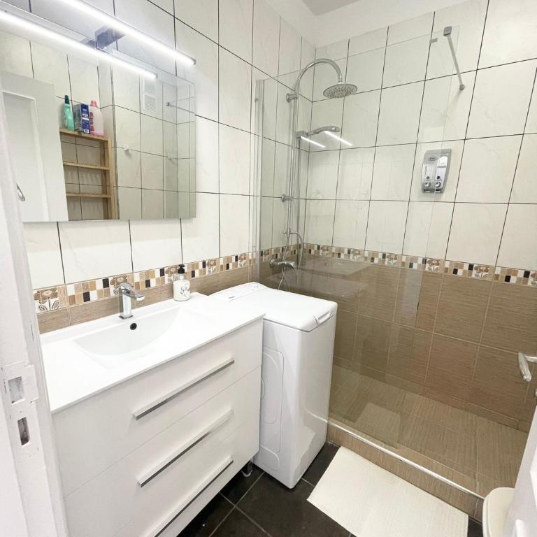 White Sensation - One-Bedroom Apartment - 3