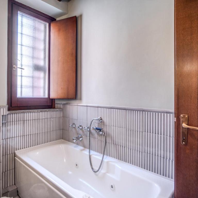 Sant'eligio attic with exclusive terrace campo di fiori - Appartamento con 2 Camere da Letto - 25