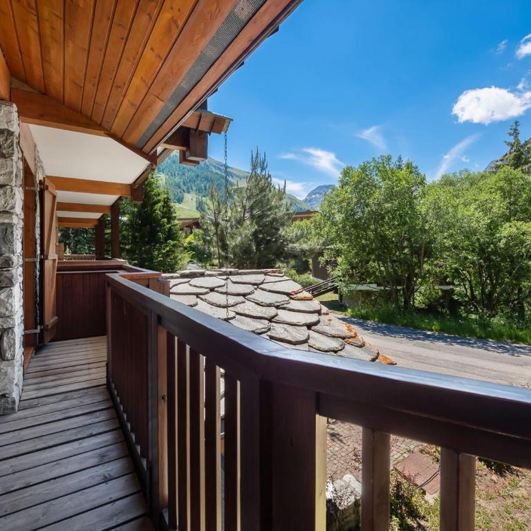 Duplex 3 Pièces avec Mezzanine, Centre de Val d'Isère, Proche des Pistes, Parking et Cheminée - Appartement 2 Chambres - 8