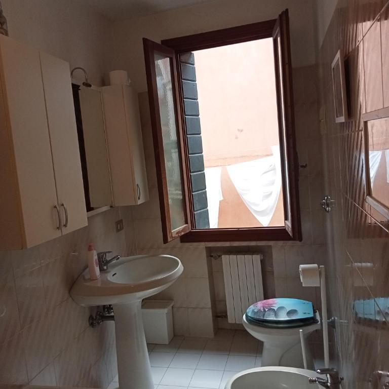 Two Steps from Rialto - Camera Matrimoniale con Bagno in Comune - 21