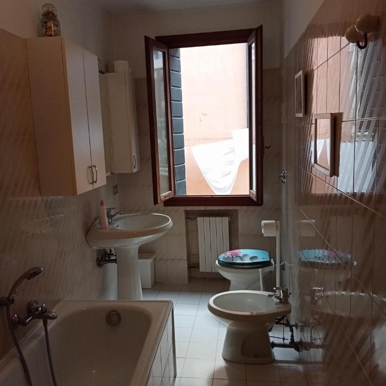 Two Steps from Rialto - Camera Matrimoniale con Bagno in Comune - 22