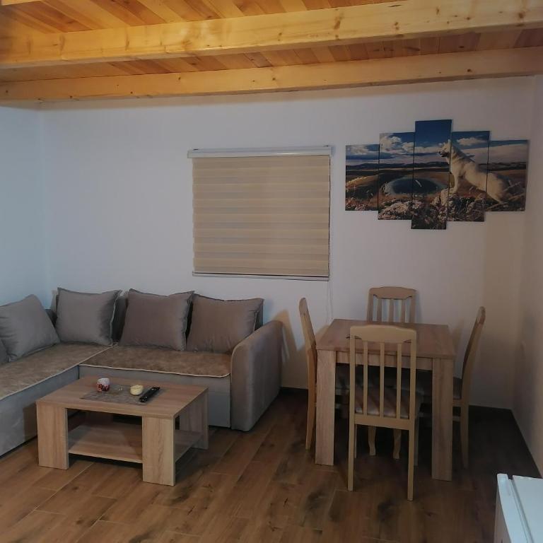 Bungalovi D&S - Two-Bedroom House - 4