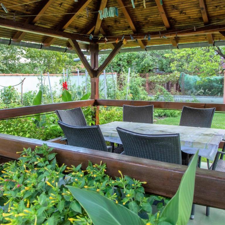 Garden Apartment - One-Bedroom Apartment - 14