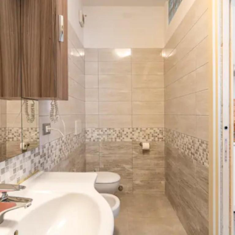 Monti Guesthouse - Camera Tripla con Bagno Privato - 18
