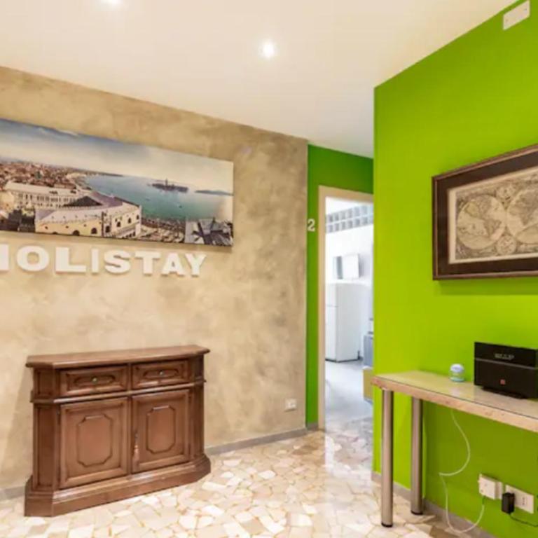 Monti Guesthouse - Camera Tripla con Bagno Privato - 1
